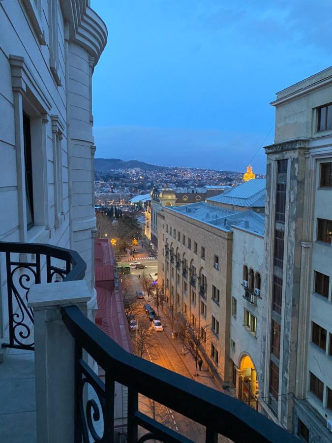 Parliament On Rustaveli Studio Tbilisi Eksteriør billede