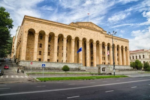Parliament On Rustaveli Studio Tbilisi Eksteriør billede