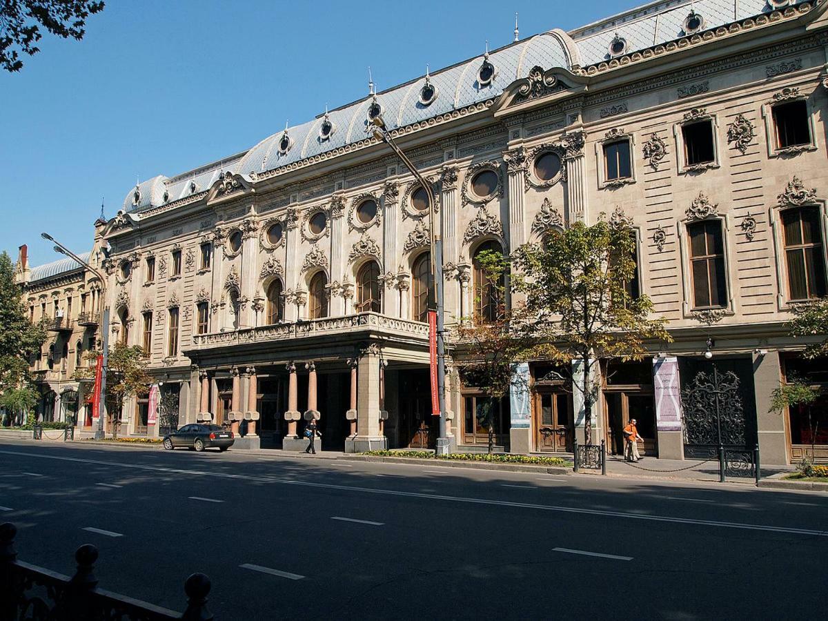 Parliament On Rustaveli Studio Tbilisi Eksteriør billede